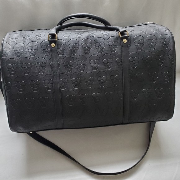 Betsey Johnson embossed Skull Embossed Weekender Duffle Bag - Picture 2 of 6